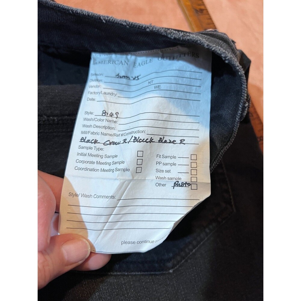 NEW American Eagle Women's Black Cuffed Denim Stigrid Shorts May 2025 4 - Picture 7 of 7